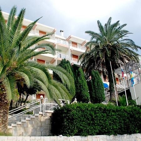 Hotel Aurora Podgora Esterno foto