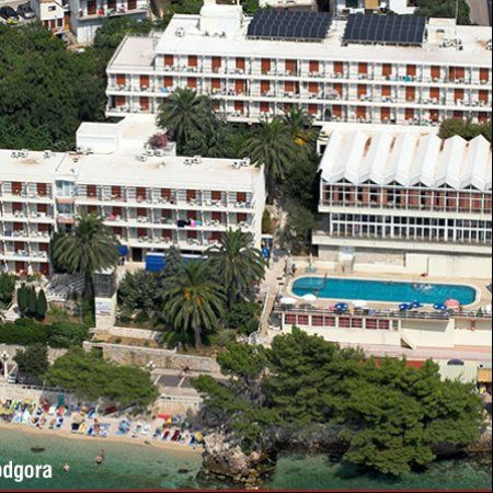 Hotel Aurora Podgora Esterno foto